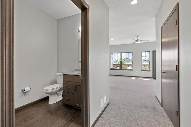 Building Photo - End Unit Townhome Just Blocks Away From Do...