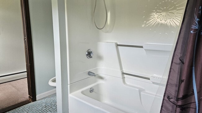 Building Photo - 2 Hedgeway St