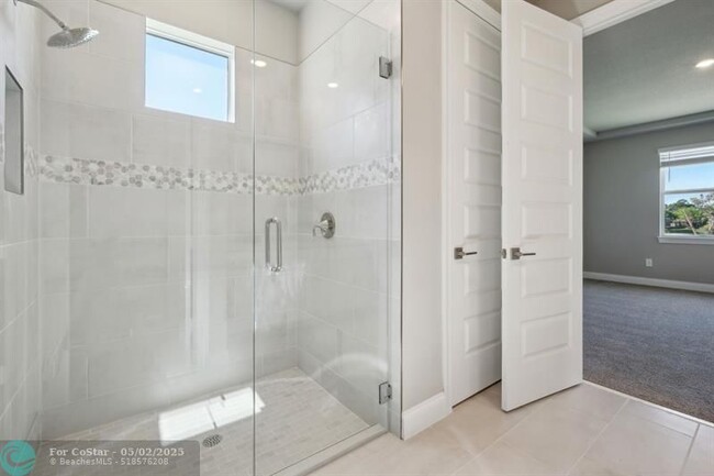 Building Photo - 9041 Dahlia Cir