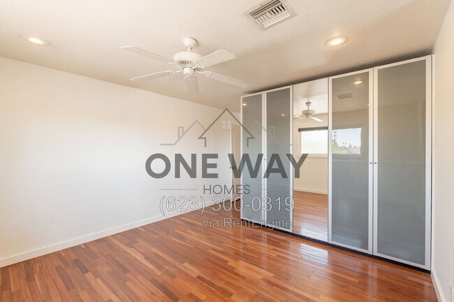 Building Photo - 1325 W Lobo Ave
