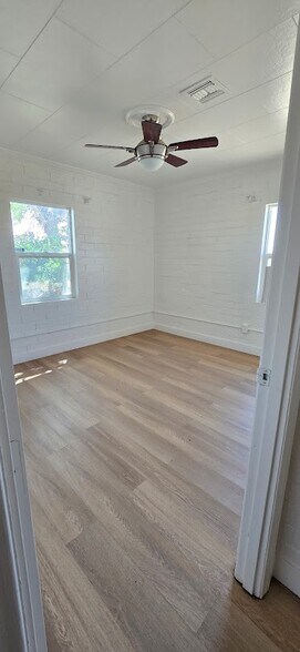 Building Photo - 21621 Pine Ridge Ave