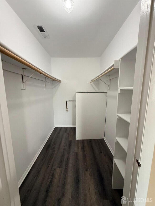Building Photo - 5205 Ravens Crest Dr