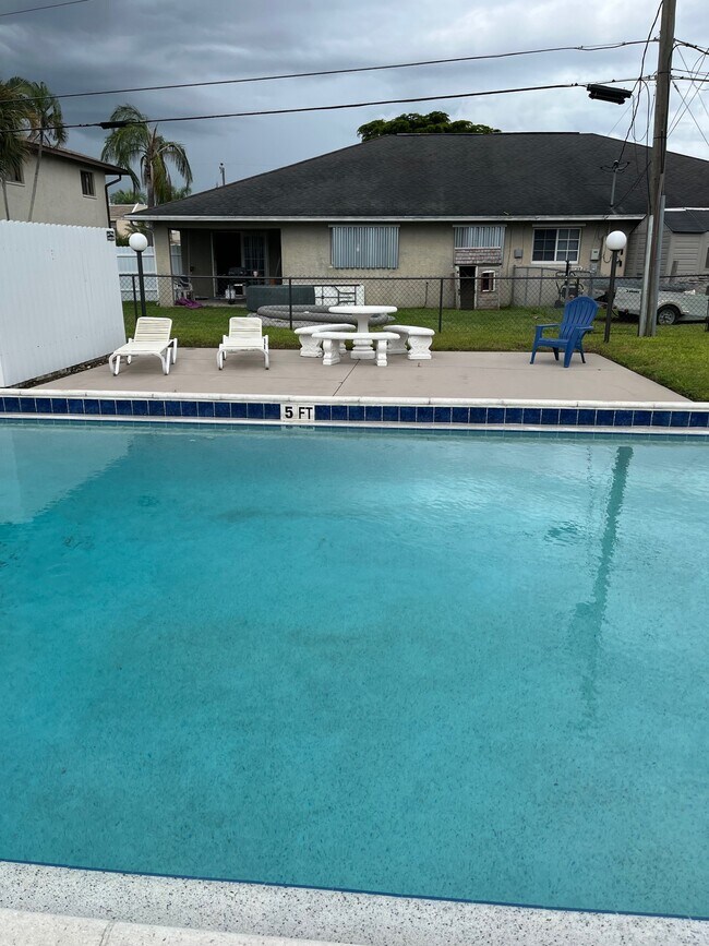 Building Photo - Lazy Heron Apartments