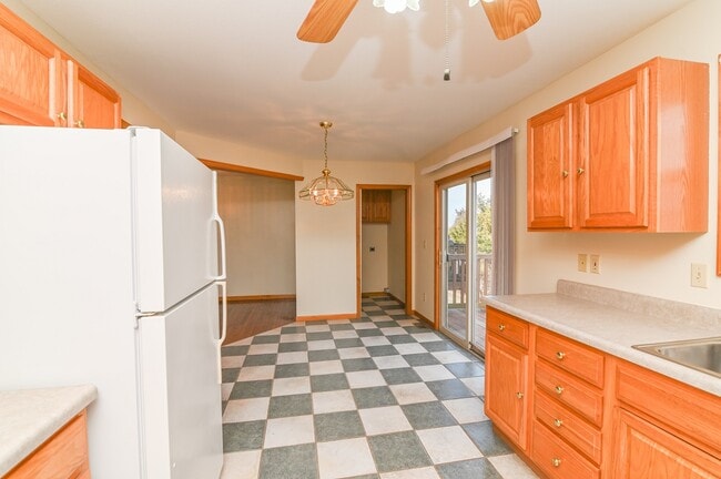 Building Photo - 5204 Deer Ridge