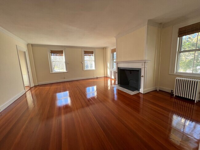 Living Room - 260 High St