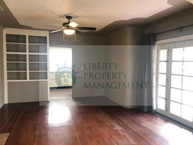 Building Photo - 22609 Robertson Blvd