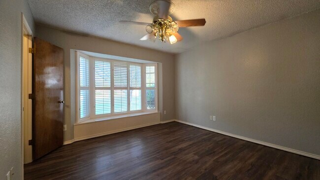 Building Photo - 8604 Jordan Dr