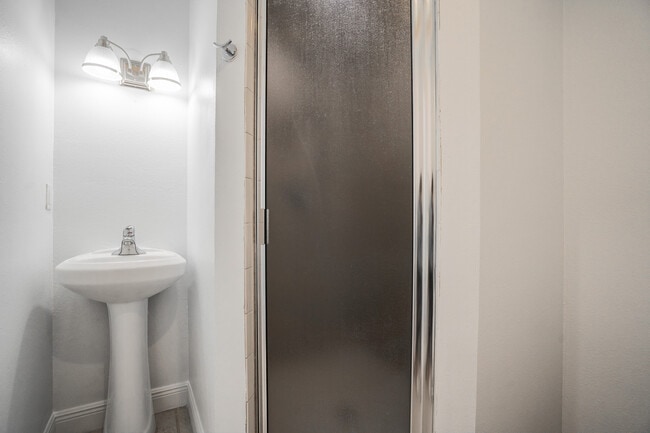 Building Photo - 2173 W Vina Del Mar Blvd