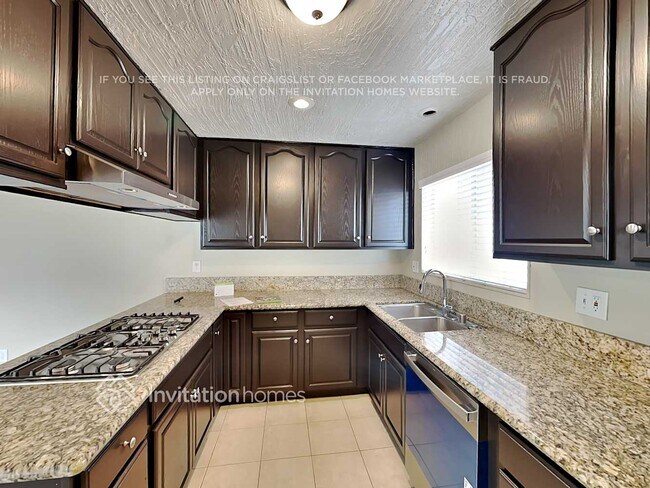 Building Photo - 1406 E Elsmere Dr