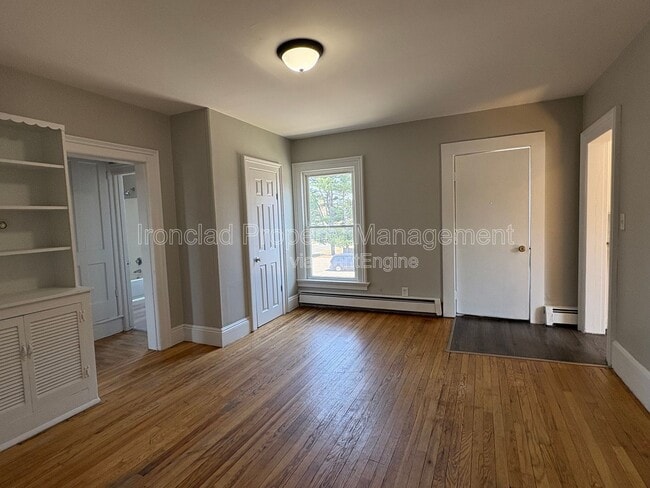 Building Photo - 818 Pine St