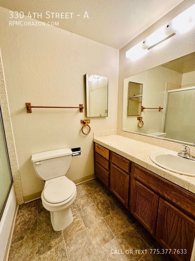 Building Photo - 330 4th St