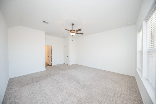 Building Photo - 42514 Summer Crst Rd