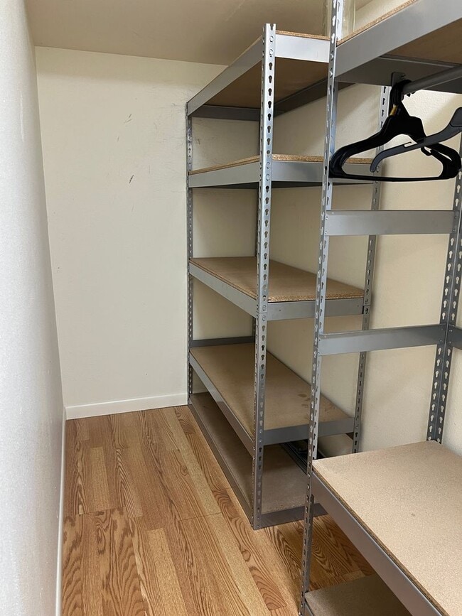 Building Photo - **$100 OFF FIRST MONTHS RENT IF A LEASE IS...