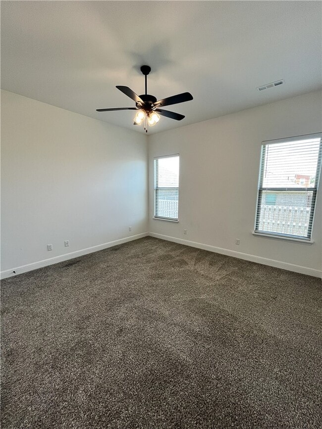 Building Photo - 2060 Periwinkle Pl