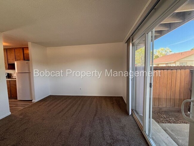 Building Photo - 1516 South Ct