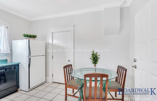 Building Photo - Charming Tooele Rambler with HUGE backyard!