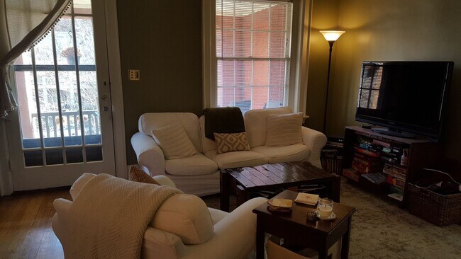 Building Photo - Fabulous 2BR Apartment on Arthur Ashe Blvd!
