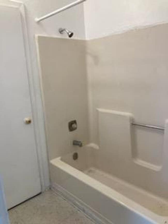Building Photo - Single family home for rent