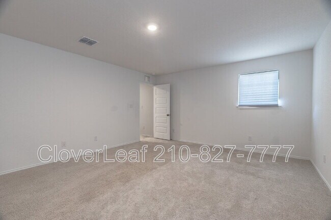 Building Photo - 165 Acorn Cir
