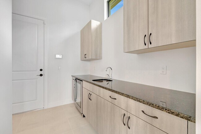 Building Photo - 8294 Norcia Way