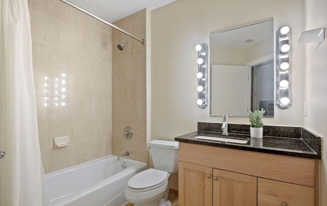 Building Photo - Incredible Luxury 2BR/2BA Condo Includes G...