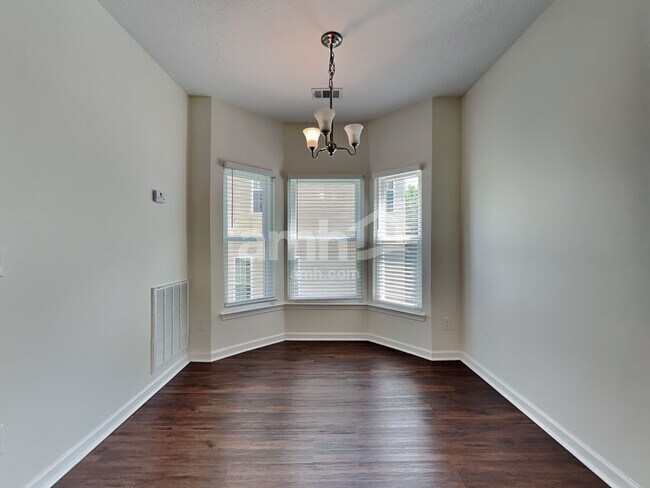 Building Photo - 1668 Comanche Run