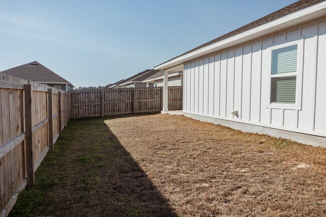 Building Photo - 233 Lyla Ln