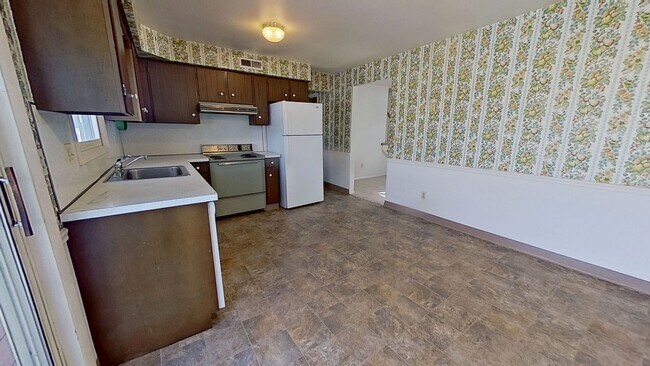 Building Photo - Townhouse Living in York Township with Garage