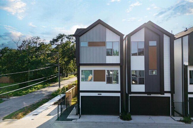 Building Photo - 808 Curtin St
