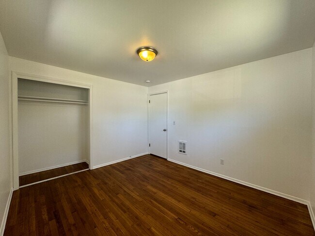 Building Photo - 47 E Garland Ave
