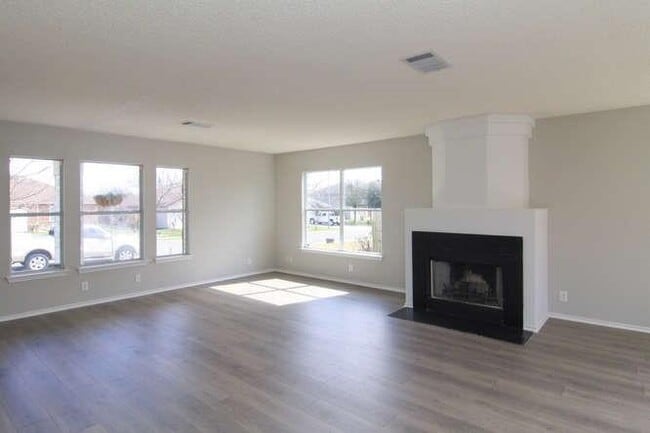 Building Photo - 12912 Latchwood Ln
