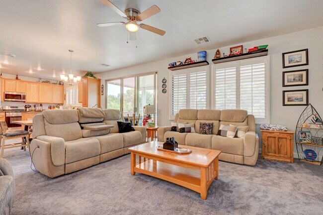 Building Photo - 4 Bedroom With a Pool in North Las Vegas- ...