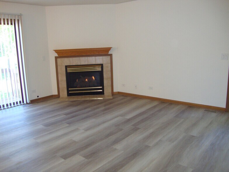 Building Photo - 295 Woodridge Cir