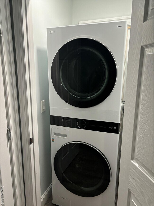 Building Photo - 36 Cullen Ave