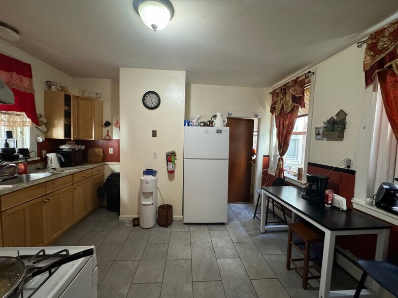 Building Photo - 55 Lubec St
