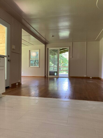 Building Photo - 600 Hoaka Rd