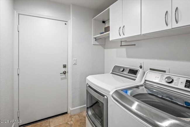 Building Photo - 7700 E Gainey Ranch Rd