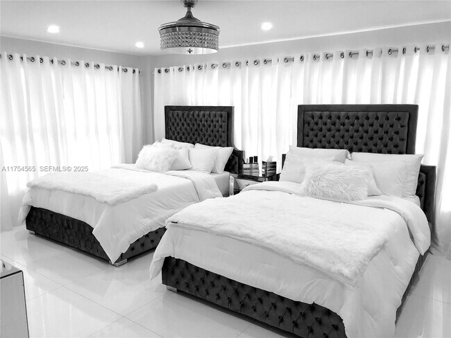 Building Photo - 3900 Galt Ocean Dr