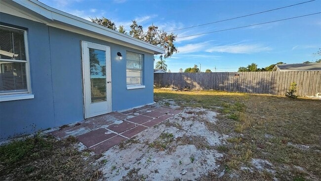 Building Photo - 5409 Pasadena Dr