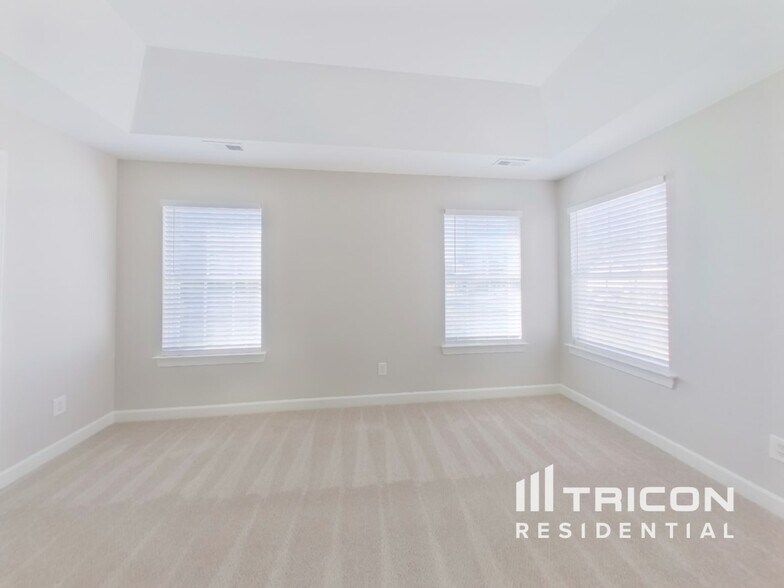 Building Photo - 2625 Sierra Chase Dr