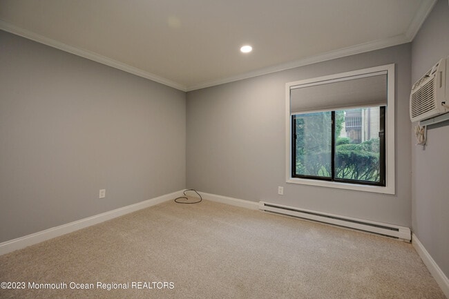 Building Photo - 58 Amberly Dr