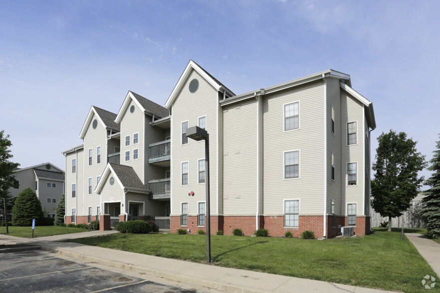 Primary Photo - Town Center Apartments