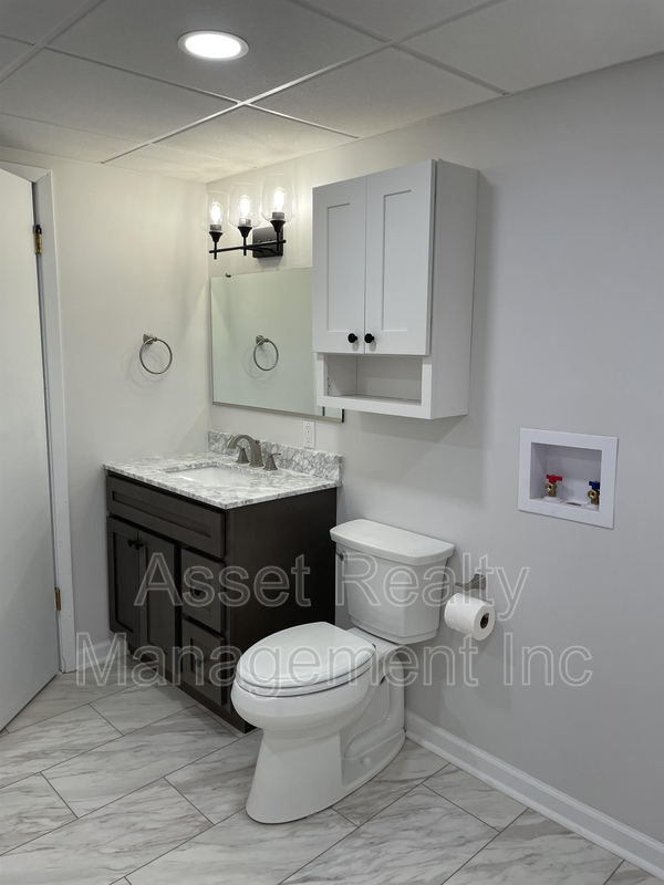 Building Photo - 608 Augustan Ln