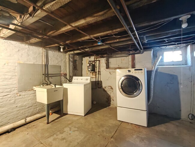 Building Photo - 9 Randall Ave