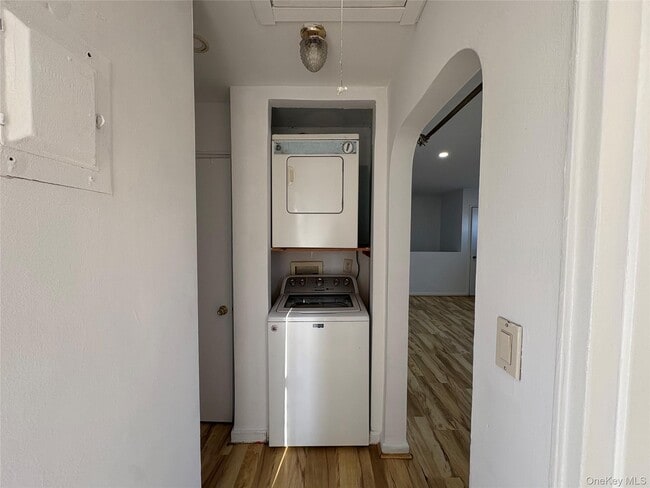 Building Photo - 245-39 76th Ave