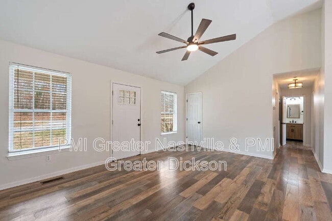 Building Photo - 1011 E Pruett Rd