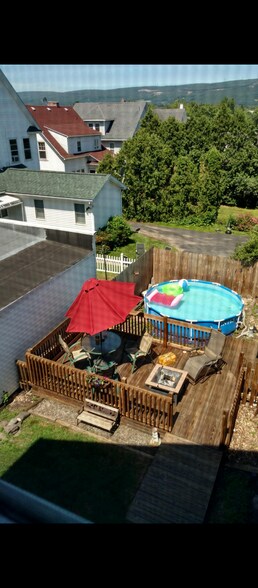 Building Photo - 2011 Capouse Ave