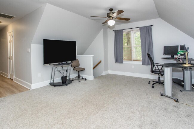 Building Photo - 14530 Fox Knoll Dr