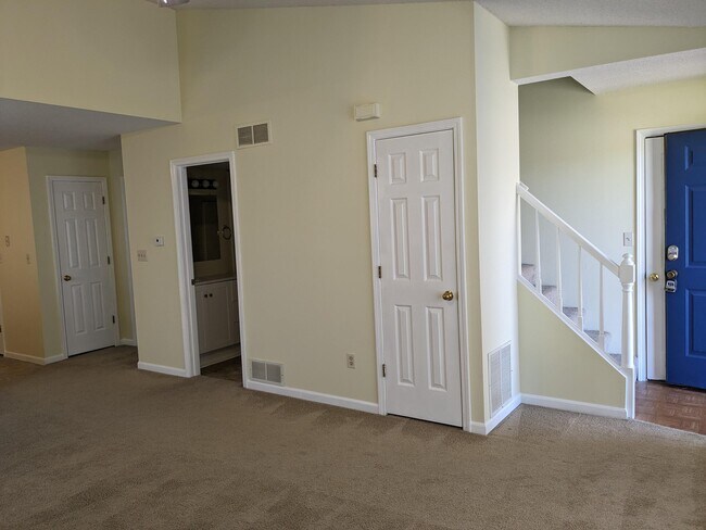 Building Photo - 2411 Carnation Dr