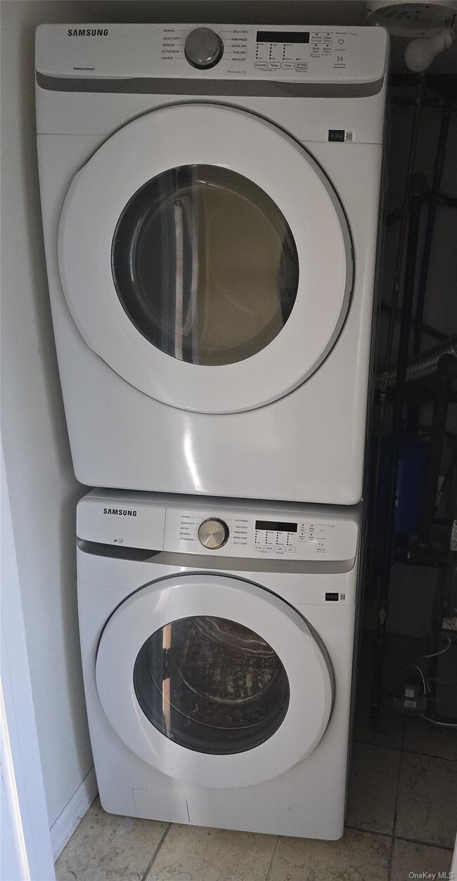 Building Photo - 8 Roswell Pl